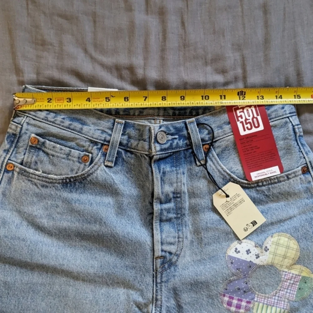 Levi's 501 Jeans Patchwork Daisy Flower - Picture 2 of 12